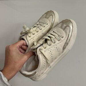 Vince Camuto Sneakers